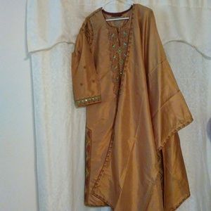 90% off Pure silk salwar kameez with embroidery work!